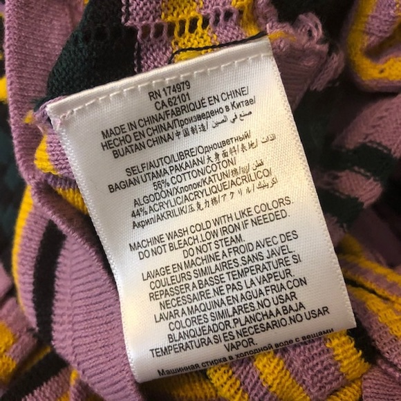 ✨ NWT BCBGeneration crochet wrap stripe crop top - Picture 6 of 6